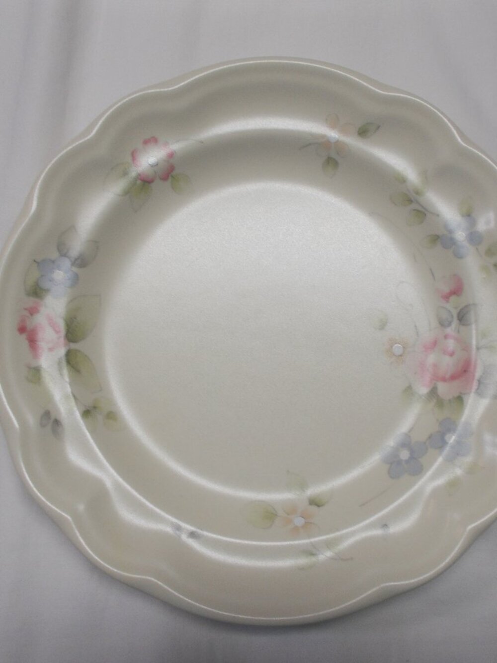 2 Pfaltzgraff "Tea Rose" salad/dessert plates 7" diameter with fluted edges